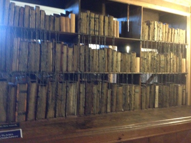 hereford-cathedral-library-bookcase