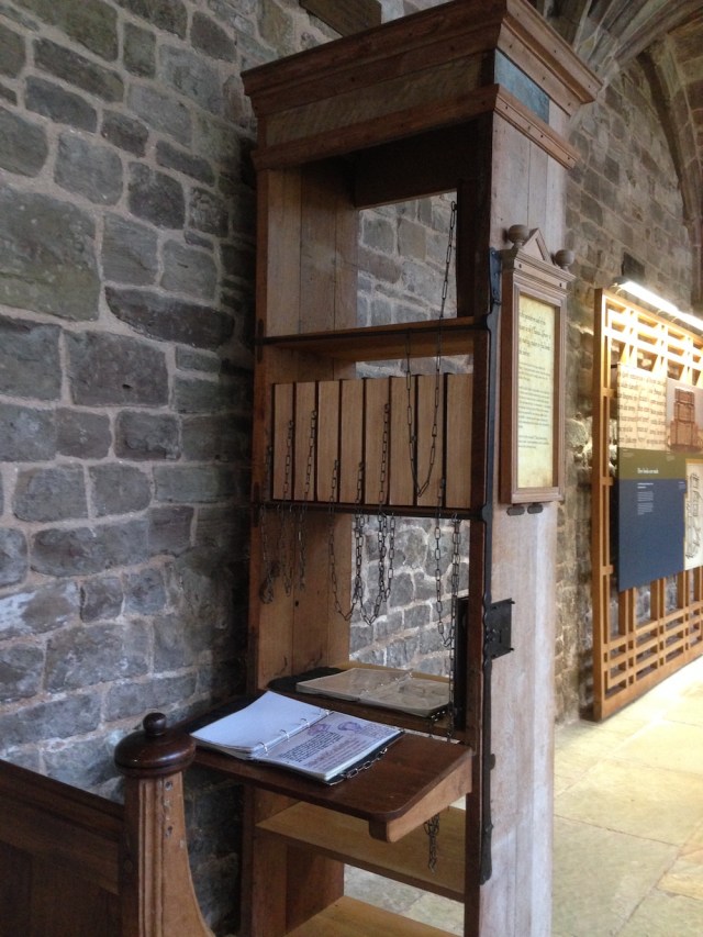 hereford-cathedral-library-reading-desk