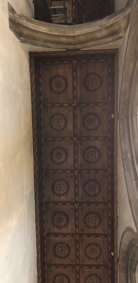 Lincoln_Bailgate-ceiling